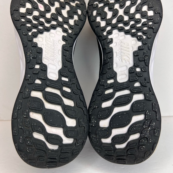 Nike  Revolution  6  Next Nature Men's Size 8M DC3728-003 Blk/White XLNT! No box - Picture 13 of 15